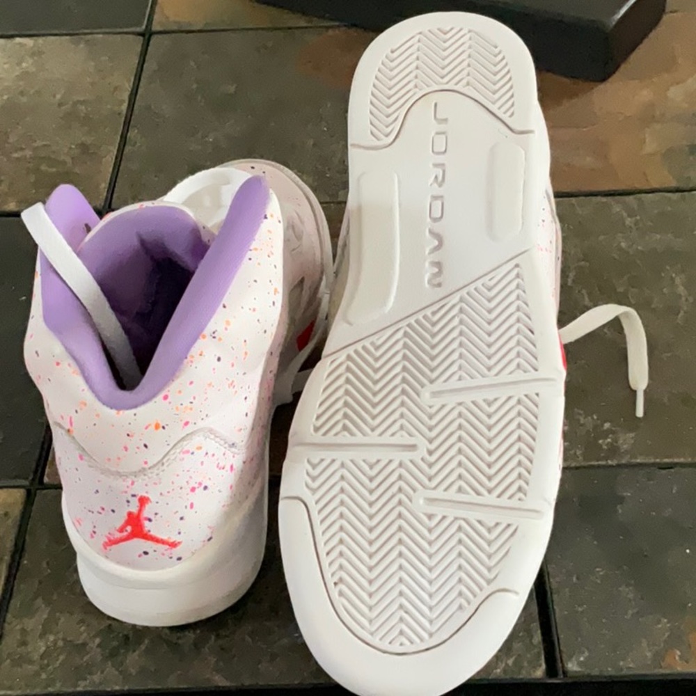 Jordan 5 “Easter” 2020 5.5y - Picture 3 of 4